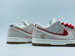 Nike SB Dunk Low SE 85 Double Swoosh Grey Pink Rabbit серо-розово-красные нубук женские (35-40)